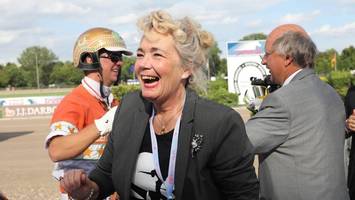 Berliner Pferde-Päpstin will Wal Timmy retten – was treibt sie an?