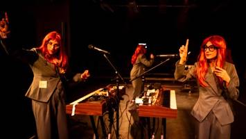 „Noise“-Premiere: In einem Lied fällt ein Baby vom Sofa