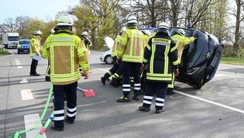 vorfahrt missachtet? senior verursacht unfall mit drei verletzten