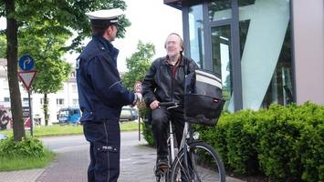 „Geisterradler“ stößt mit Fahrrad zusammen und verletzt sich schwer