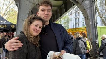 Jungen Besuchern fehlt der „Vibe“ auf dem Isemarkt: Sie vermissen die Foodtrucks