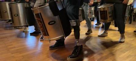 zurück im rhythmus: marlies eichner trommelt mit prothese