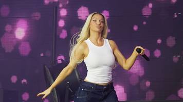 shirin david geht in neuem song auf friedrich merz & thomas gottschalk los