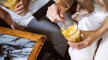 Ärztin warnt: Viraler Kaffeetrend birgt ernsthaftes Risiko für Durchfall und Erbrechen