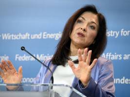 Bundespolitik: Reiche: „Alarmismus bei Kerosin hilft nicht“