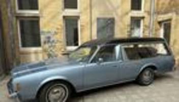 Auseinandersetzung mit dem Tod: Probeliegen im Leichenwagen – Kasseler Museum lädt ein