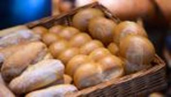 branchentreff in dresden: bäckereien präsentieren handwerk auf »sachsenback«-messe