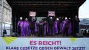 Landesmitgliederversammlung: Grüne beschließen Agenda gegen Gewalt gegen Frauen