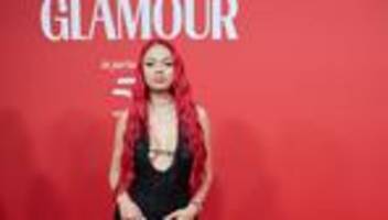 Musik: Rapperin Badmómzjay spricht über Schwangerschaftsabbruch