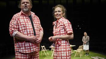 Showdown auf dem Rollrasen: „Der Gott des Gemetzels“