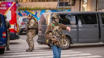 Angreifer tötet mehrere Menschen in Kiew und wird selbst erschossen