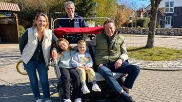 Zeitreise mit Rikscha: Ein ganzes Leben in Norderstedt im Vorbeifahren