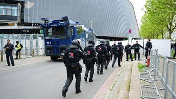 mitten in der nacht: pyro-Ärger für hsv-profis vor nordderby in bremen