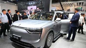 toilettenfunktion aktivieren: hersteller testet klo im sitz