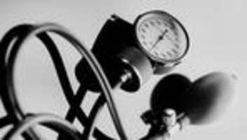 bluthochdruck: warum wir alle jetzt unseren blutdruck checken sollten