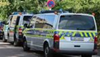 Halle (Saale): Polizei durchsucht Wohnung nach Bomben-Hinweis