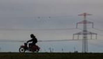 Kriminalität: Mopedfahrer flüchtet rasant über Friedhof