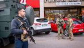 Schüsse in Kiew: Ukraine: Chef der Patrouillenpolizei reicht Rücktritt ein