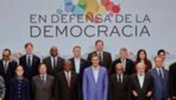 treffen in barcelona: linken-politiker aus aller welt fordern verteidigung der demokratie