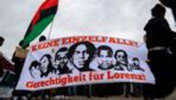 Tödliche Polizeischüsse: Hunderte erinnern bei Demonstration an getöteten Lorenz