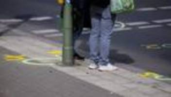 Tödlicher Unfall: Mädchen auf E-Scooter erfasst – 14-Jährige stirbt