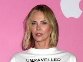 Mutter erschießt Vater : Charlize Theron berichtet von der schlimmsten Nacht ihres Lebens