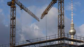 Wie hohe Öl- und Kraftstoffpreise den Wohnungsbau in Berlin hemmen