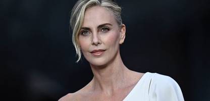 Charlize Theron: Schauspielerin spricht über ihre gewaltgeprägte Kindheit