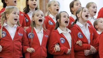 „Kinder singen für Kinder“: Wunderbare Fotos vom Chorfestival im Michel