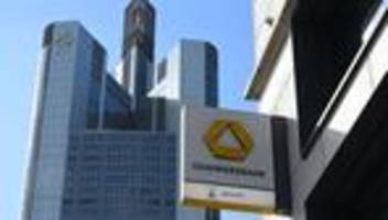 Ringen um Übernahme: Unicredit legt nach: scharfe Kritik an Commerzbank-Modell