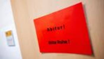 schulen: rund 10.000 hamburger starten in die abitur-prüfungen