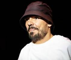 livestream aus dem krankenwagen: capital bra versetzt fans in aufregung