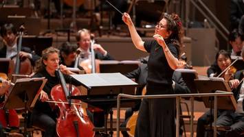 debüts in der philharmonie: eine klangreise von island ins kolosseum