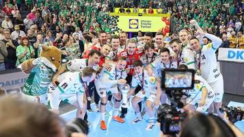 Pokalparty, Fokus auf den Endspurt – und versteckte Grüße nach Magdeburg