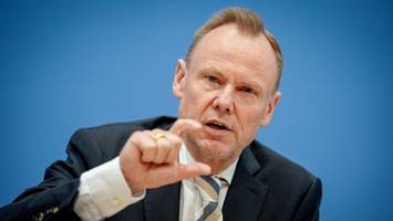 harte forderung: grote will auch konsumenten von deepfake-pornos bestrafen