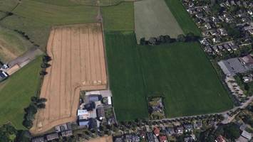 „schwachsinn!“: erneut streit um erschließung des baugebietes „7 eichen“