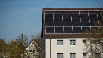 Wegfall der PV-Einspeisevergütung würde Solarausbau in Mehrfamilienhäusern gefährden