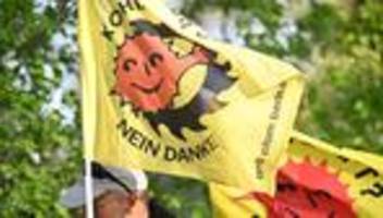 atommüll-transport: polizei startet großeinsatz für castor-transport