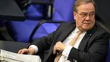 CDU-Politiker im Pech: Armin Laschet bricht sich Schulter bei E-Scooter-Unfall