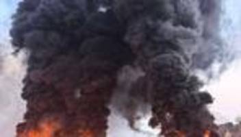 Mindestens zwei Tote: Großbrand in Myanmar: Öltanker setzt Hafen in Flammen