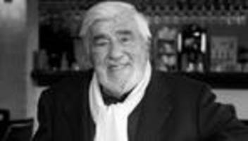 trauer um einen großen star: abschied von mario adorf in münchen, grab an der riviera