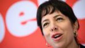 Wahlvorbereitung: Linke-Spitzenkandidatin will ins Rote Rathaus