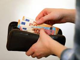 bis mitte 2027 : 1000-euro-prämie soll verlängert werden