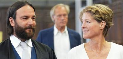 christina block: polizistin sagt vor gericht aus, verteidiger wirft ihr einseitige ermittlung vor