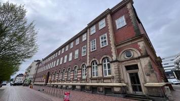 Postbank in Altona speckt ab: Wie es mit der Filiale an der Ikea-Ecke weitergeht