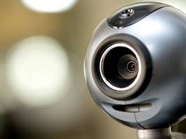 videoüberwachung zu hause: mit heimlich installierter kamera eigene familie überwacht