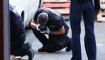 kriminalität: lebensgefährliche attacke: verdächtiger stellt sich