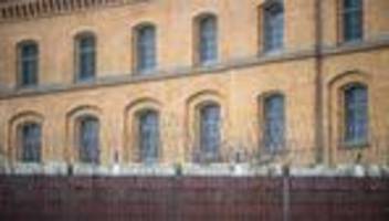 Sicherheit im Strafvollzug: Schutz vor Angriffen in Haft - mehr Geld und Spezial-Schals