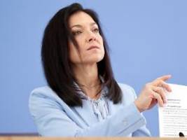 krieg würgt mini-aufschwung ab: reiche macht's offiziell: deutschland bleibt in der krise