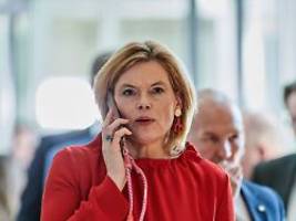 lesen angreifer nachrichten?: klöckners signal-account soll gehackt worden sein